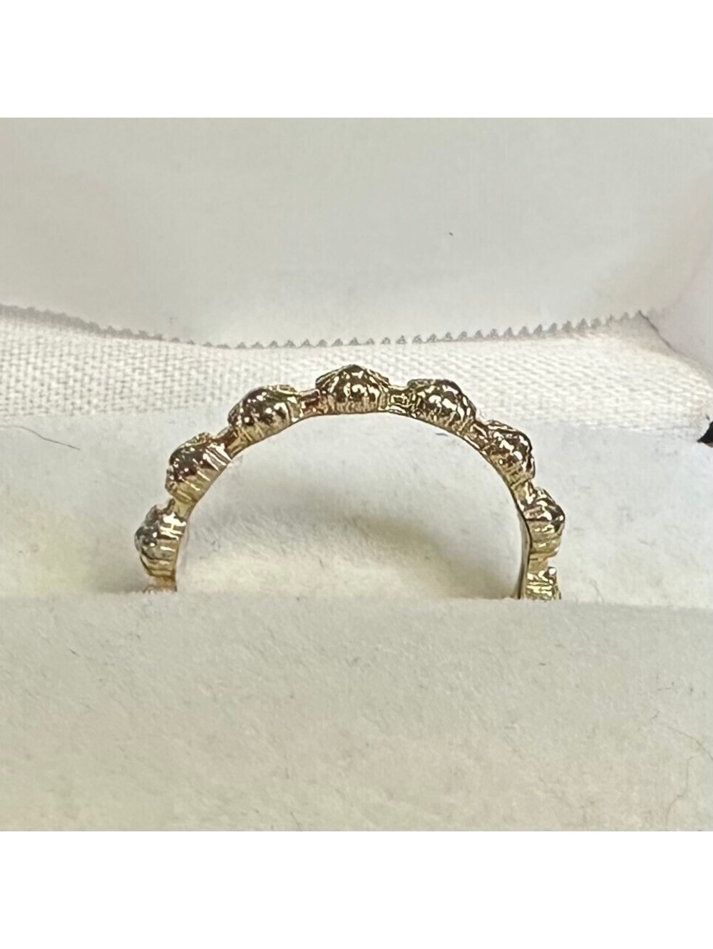 Gold Tone Floral Eternity Band Ring Textured Flower Design Size 10.5